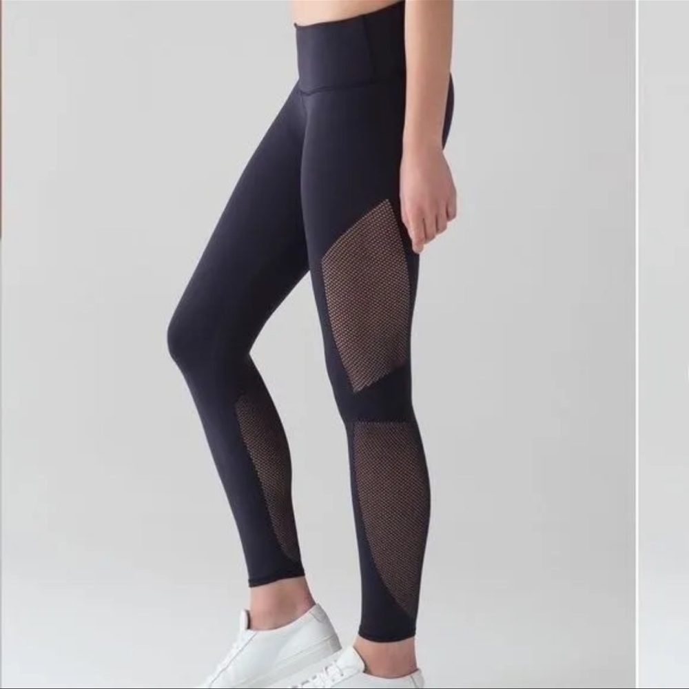 Lululemon Reveal 7/8 Tight Leggings Size Small Blue Tied